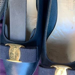 - Vintage ferragamo  woman shoes 8.5